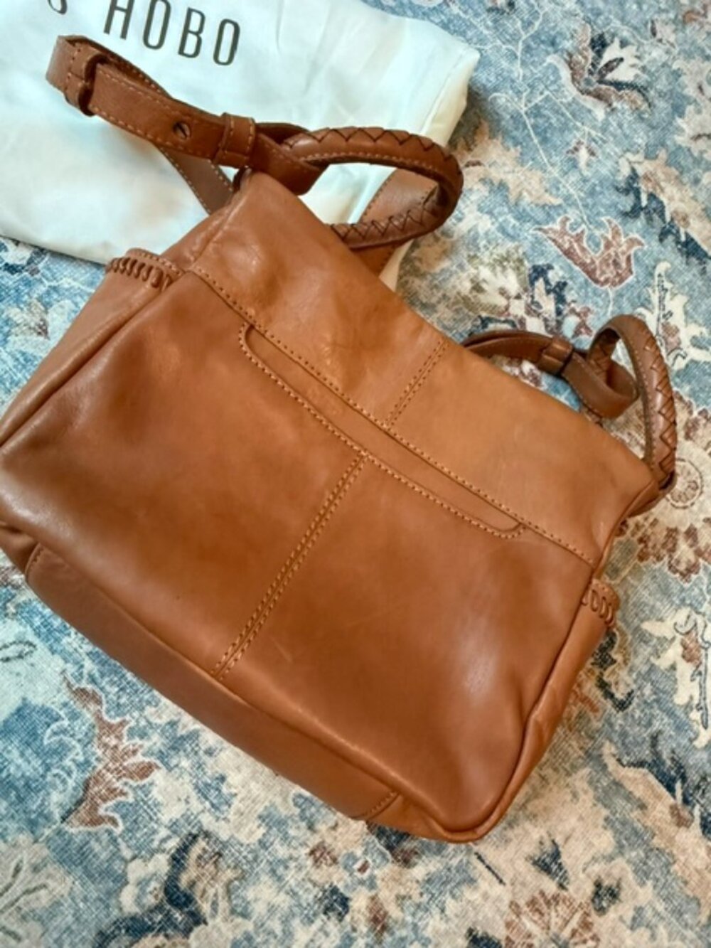 HOBO Sheila Crossbody in Harvest Wheat - Picture 3 of 9